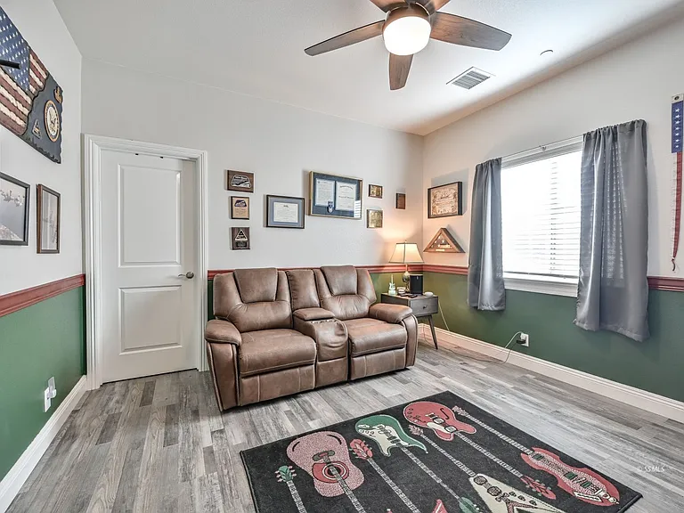 1129 Via Flore Way — Photo 31