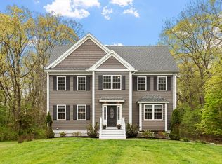 10 West St, Wilmington, MA 01887