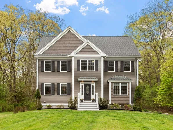 10 West St, Wilmington, MA 01887