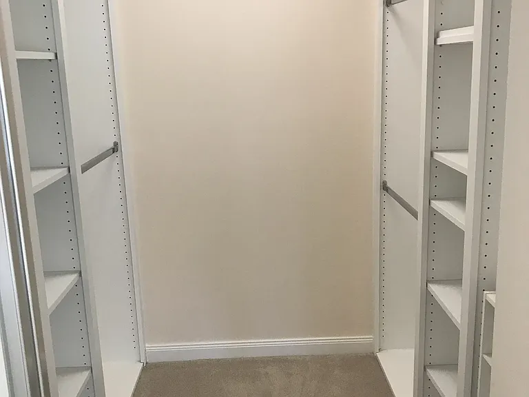 15401 Orlanda Dr — Photo 18