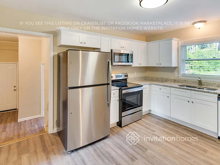 909 Friendly Pl — Photo 10