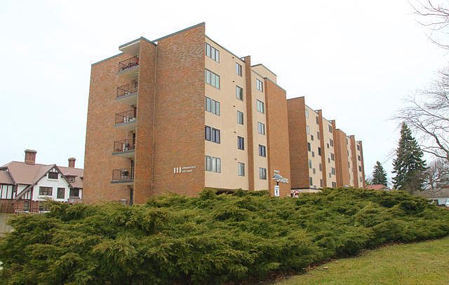 2nd image of 111 11th St Unit 2CS