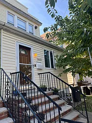 1442 East 15th Street