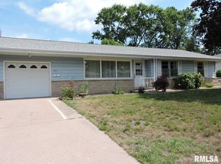 1303 Arthur St, Pekin, IL 61554