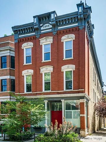 1st image of 1901 N Bissell St #102