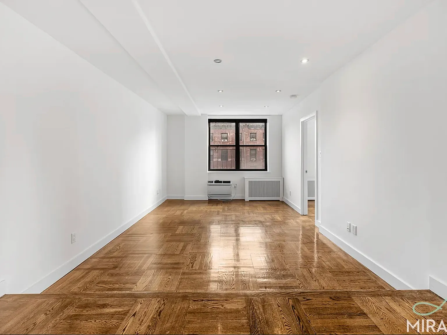 255 W 14th St — Photo 2