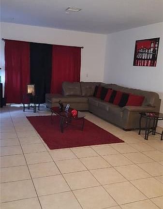 4th image of 2716 Willow Ln