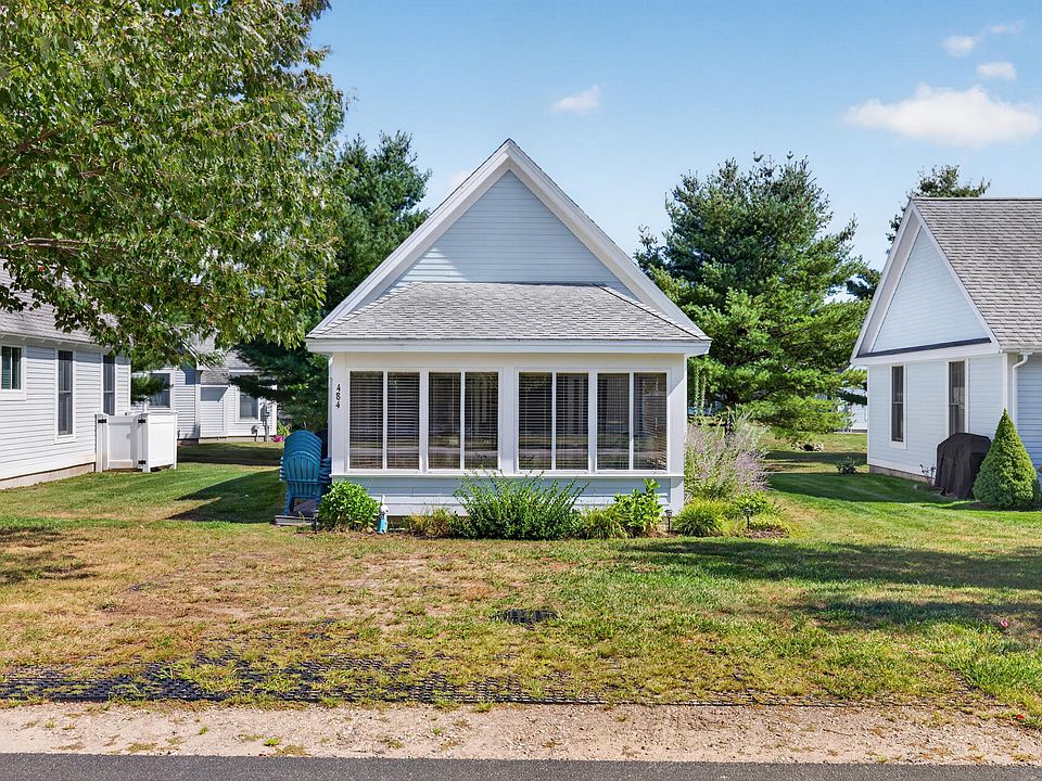 1st image of 454 Post Road #484