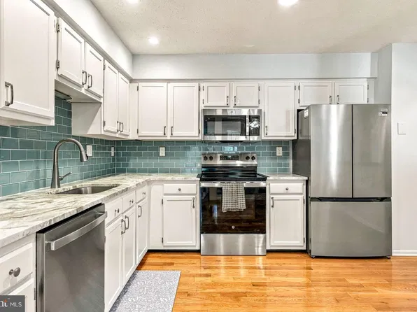 1006 Andover Ct, Marlton, NJ 08053