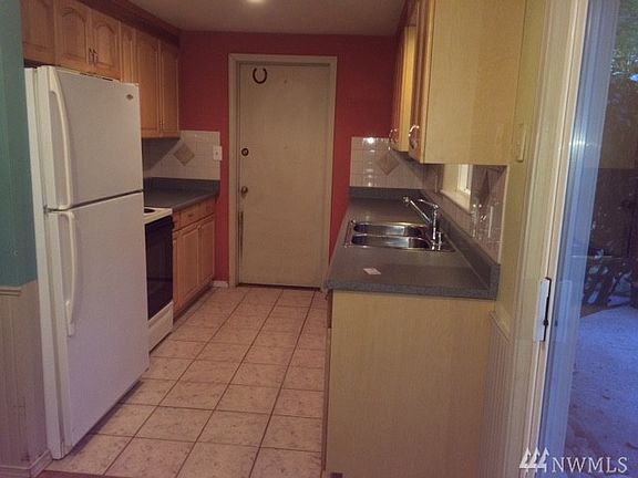 5th image of 15904 SE 8th St
