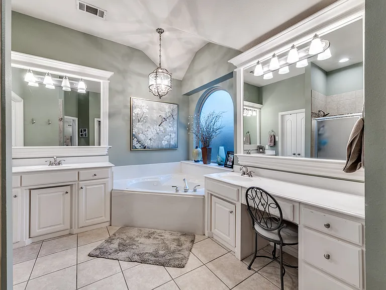 8533 Brandonwood Dr — Photo 16