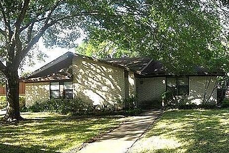 1st image of 918 Melrose Dr