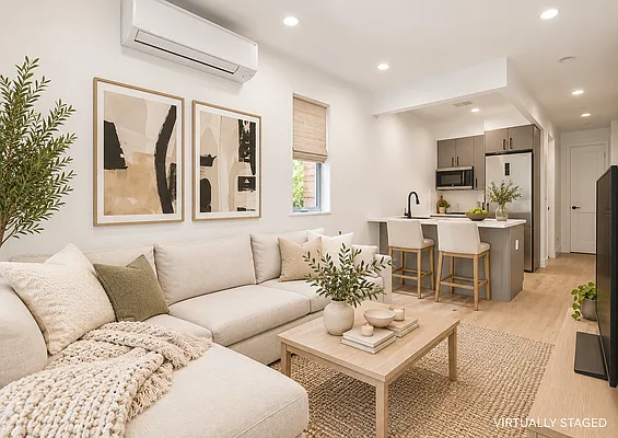 Living room, photo 1