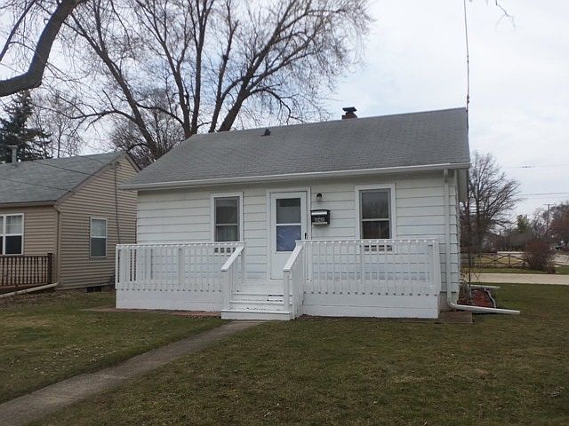 1st image of 840 E Grand Ave