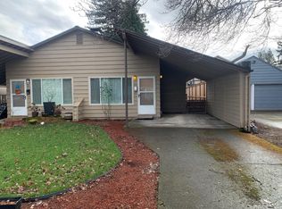 553 E Arlington St, Gladstone, OR 97027