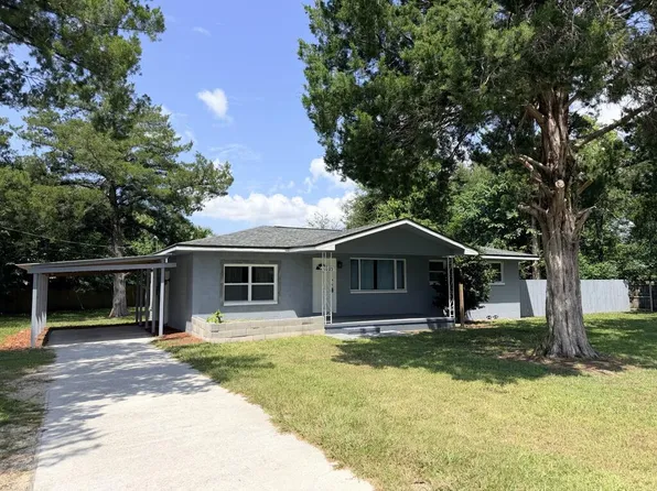 1025 NE 4th St, Chiefland, FL 32626