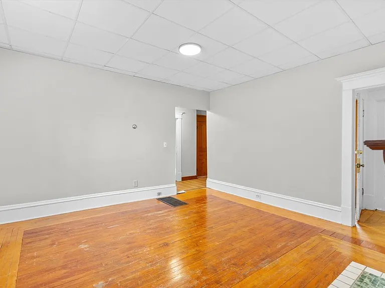 322 S Stewart Ave #3 — Photo 3