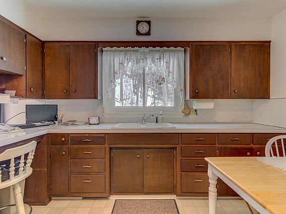 5th image of 15091 Fairmount Ct
