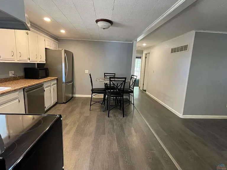 44 Circle Dr — Photo 5