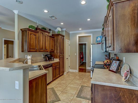2nd image of 3310 Mountain Ash Dr