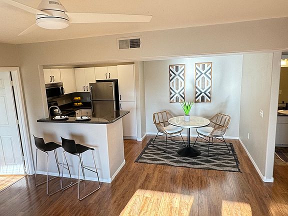 4th image of 513-1295 N Ash St #513