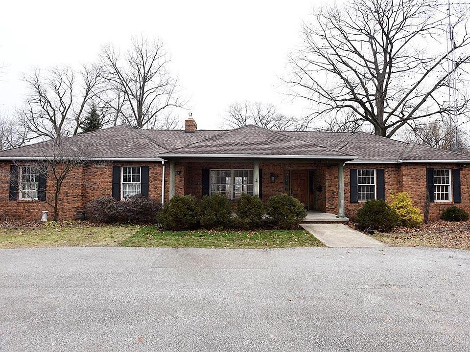 1st image of 804 Lincolnway Way E