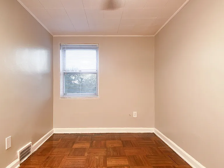 72 Madison Dr — Photo 8