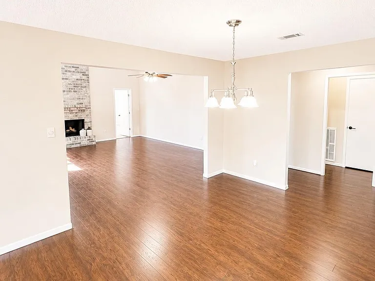 2239 Highland Hills Dr — Photo 9