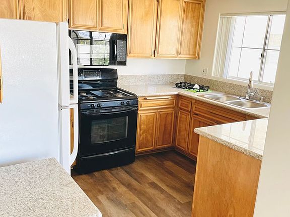 4th image of 4948 Voltaire St APT 3