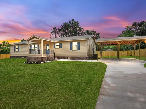 2409 Waterwood Dr, Chandler, TX 75758