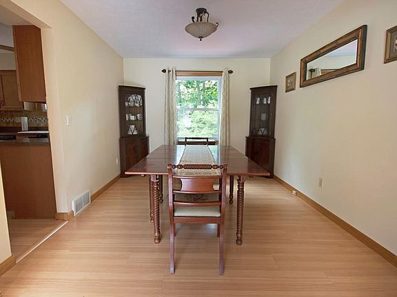 5th image of 7686 Cecelia Dr