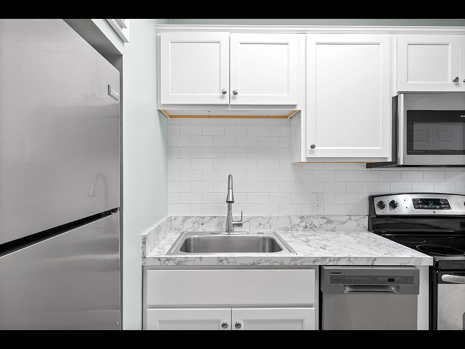 1st image of 504 Donna Ct