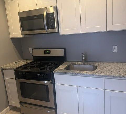 3rd image of 1224 Tasker St #1R