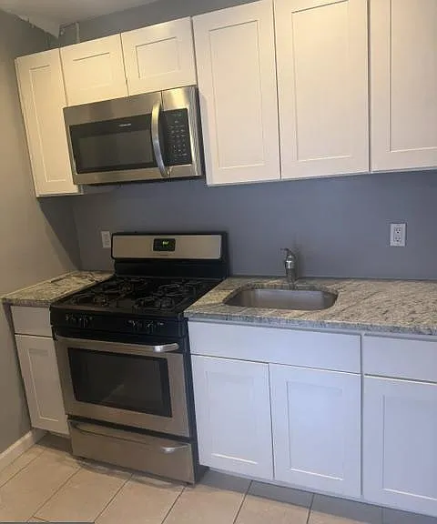 1224 Tasker St #1R — Photo 3