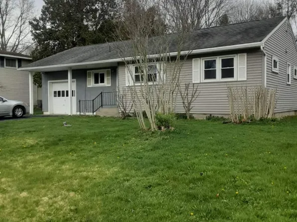 12 Gettman Dr, Baldwinsville, NY 13027