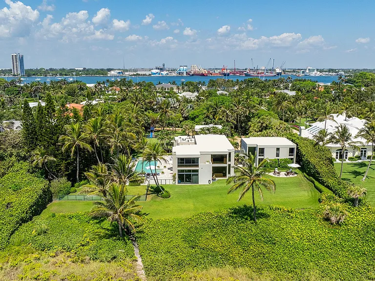 1446 N Ocean Blvd — Photo 4