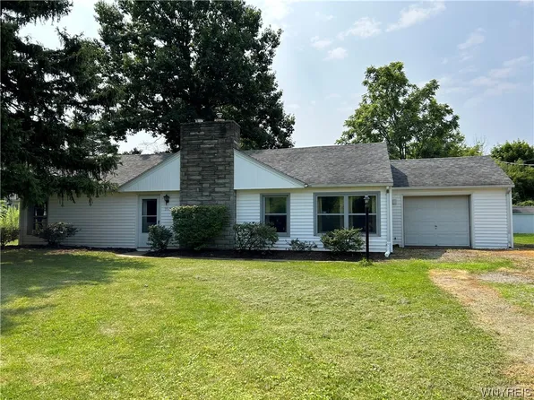 3512 Upper Mountain Rd, Sanborn, NY 14132