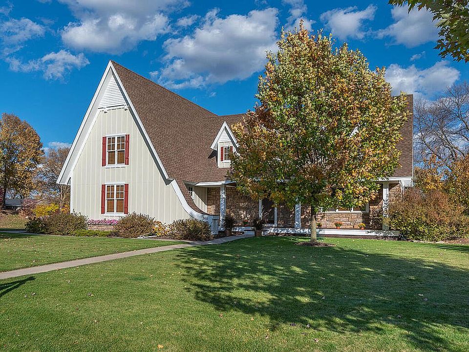 2nd image of 8611 Meadowvale Dr