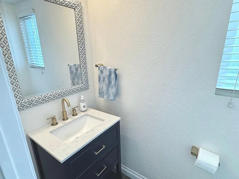 117 E Wilson St #B — Photo 14