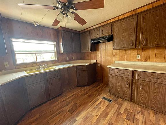 5th image of 1320 N Roosevelt Ave
