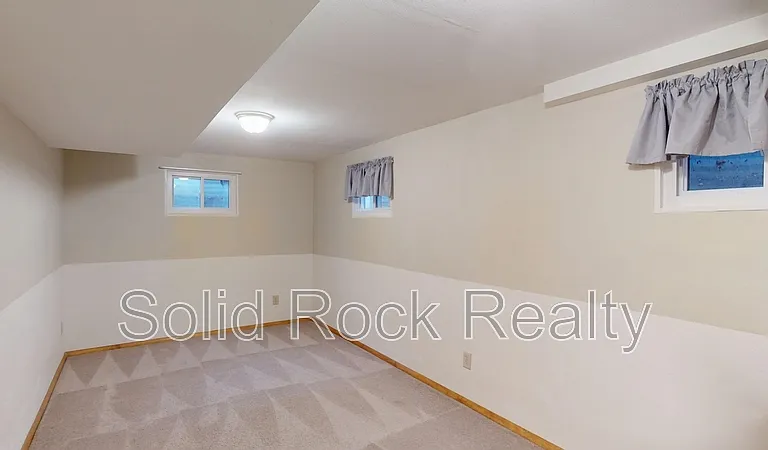 2527 Mount Vernon St — Photo 15