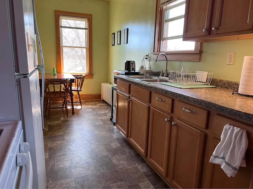 2 bed, 1100 sqft, $1,500 — Photo 4