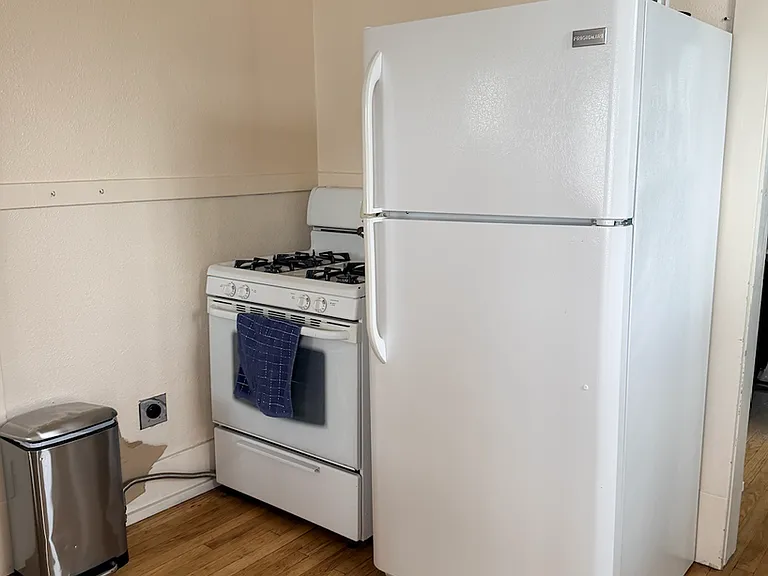 521 Slate Ave NW — Photo 4