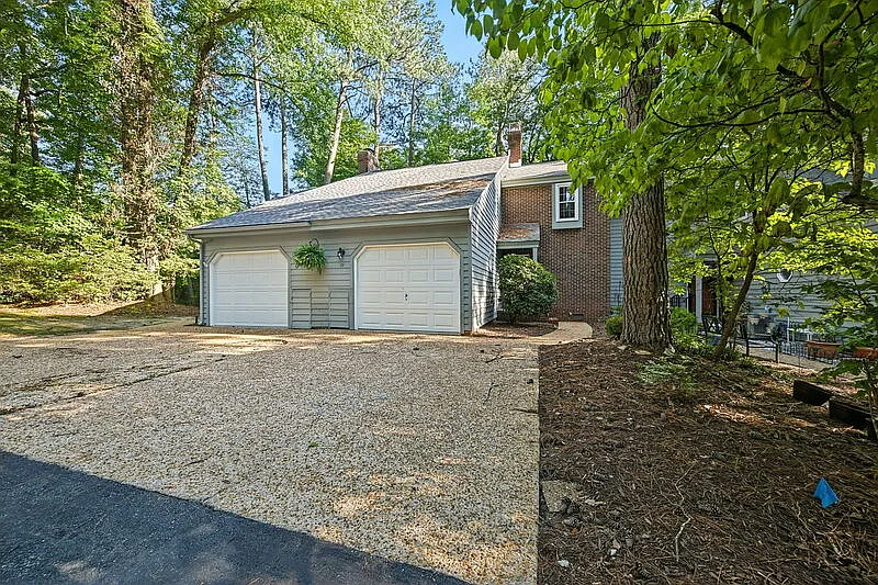 3 bed, 3.0 bath, 1543 sqft, $1,800 — Photo 2