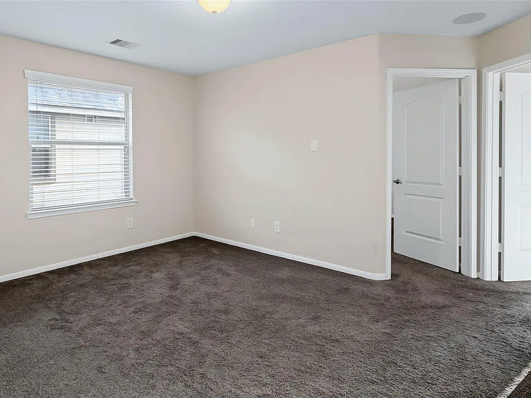 8403 Columbia Forest Dr — Photo 13