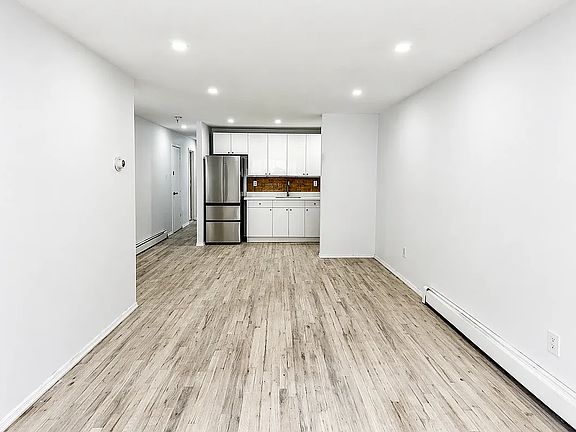 3rd image of 294 Tompkins Ave #4