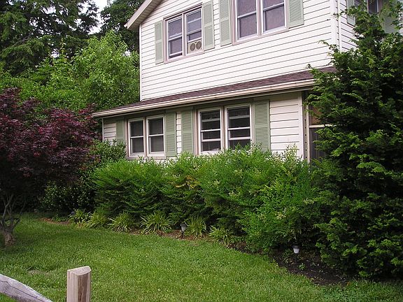 3rd image of 105 S Cox St