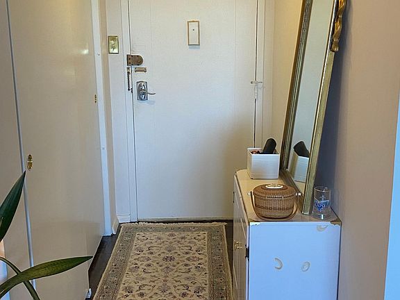 5th image of 2030 N Adams St APT 1403