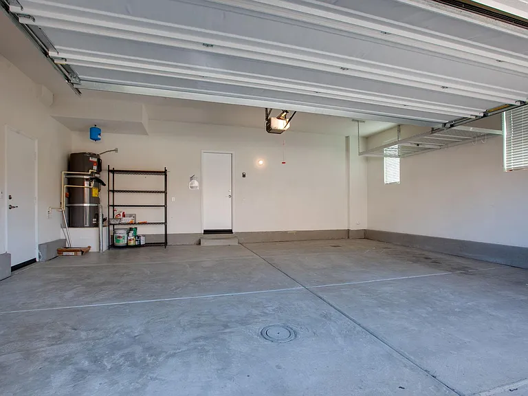 5605 Estrella Way — Photo 31