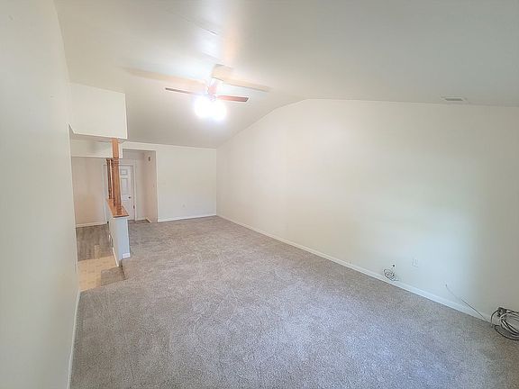 3rd image of 12264 Roosevelt Blvd